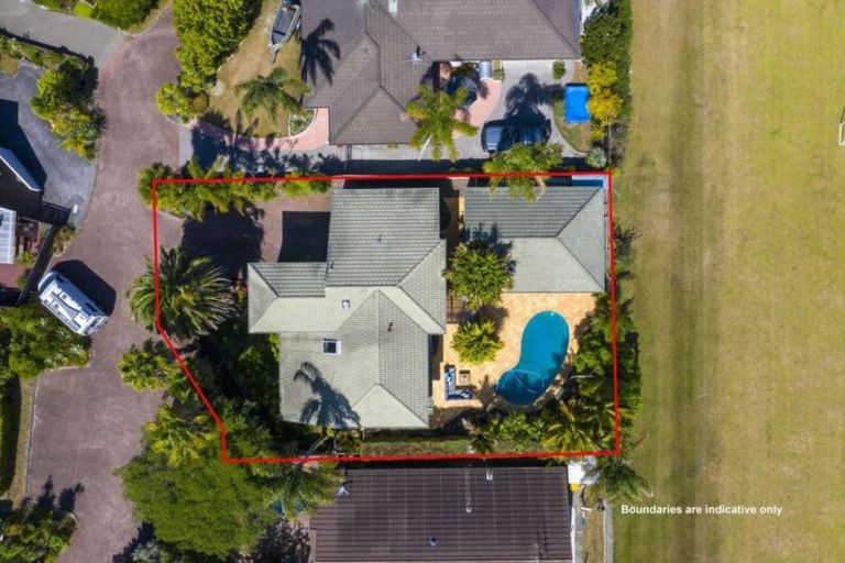 Photo of property in 24 St Lucia Place, Unsworth Heights, Auckland, 0632