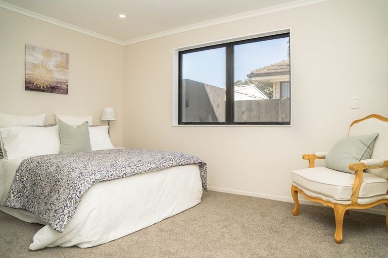 Photo of property in 27 Hill Crescent, Papakura, 2110