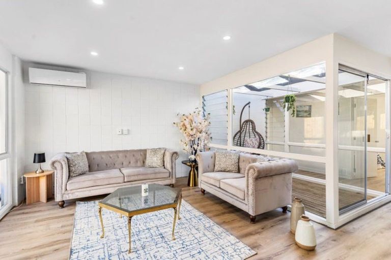 Photo of property in 1/8 Wilbur Place, Pakuranga Heights, Auckland, 2010