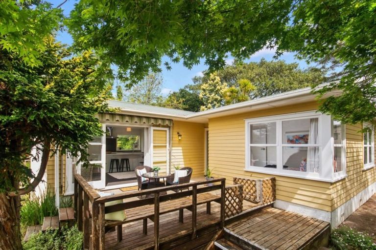 Photo of property in 11 Merchant Avenue, Te Atatu South, Auckland, 0610