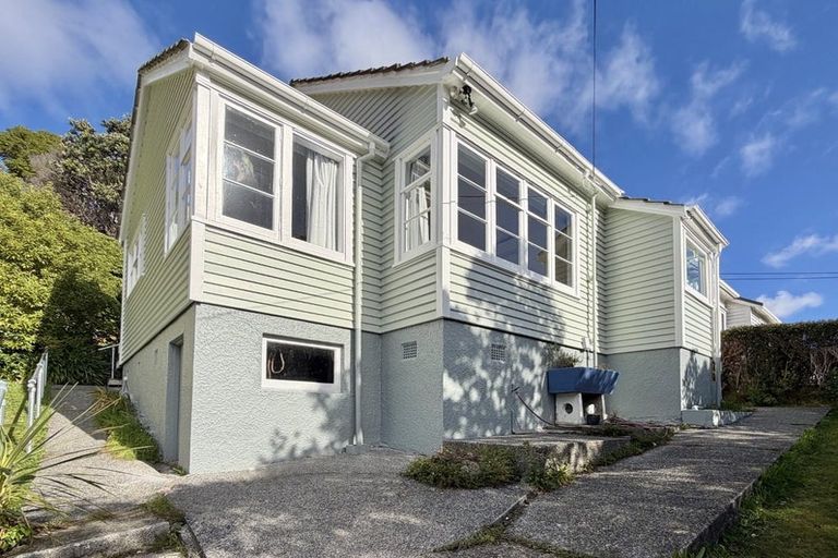 Photo of property in 14 Warwick Street, Wilton, Wellington, 6012