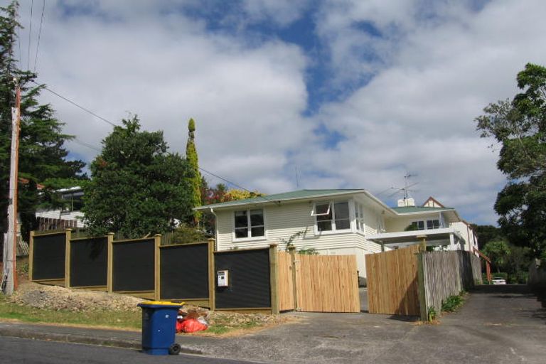 Photo of property in 2/22 Coroglen Avenue, Birkenhead, Auckland, 0626