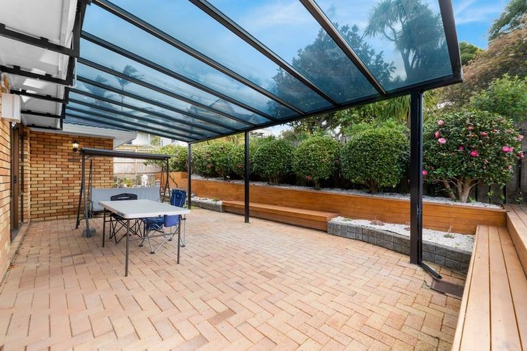 Photo of property in 1/66 Picasso Drive, West Harbour, Auckland, 0618