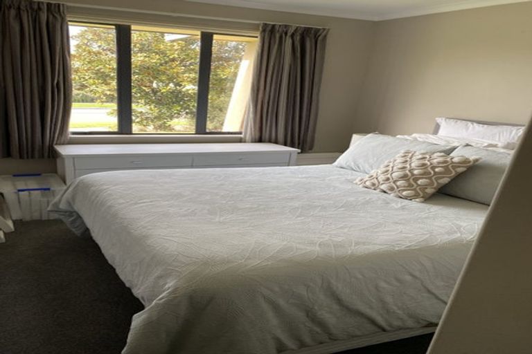 Photo of property in 22 Linkwater Way, Parklands, Christchurch, 8083