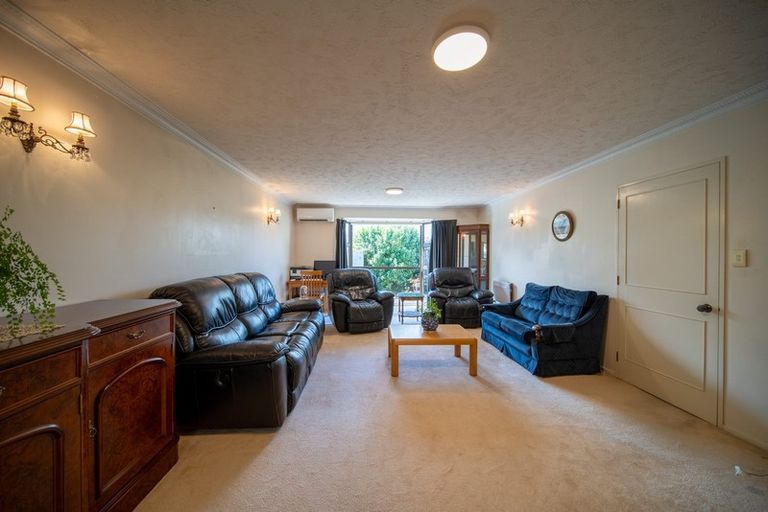 Photo of property in 2/60 Grahams Road, Burnside, Christchurch, 8041