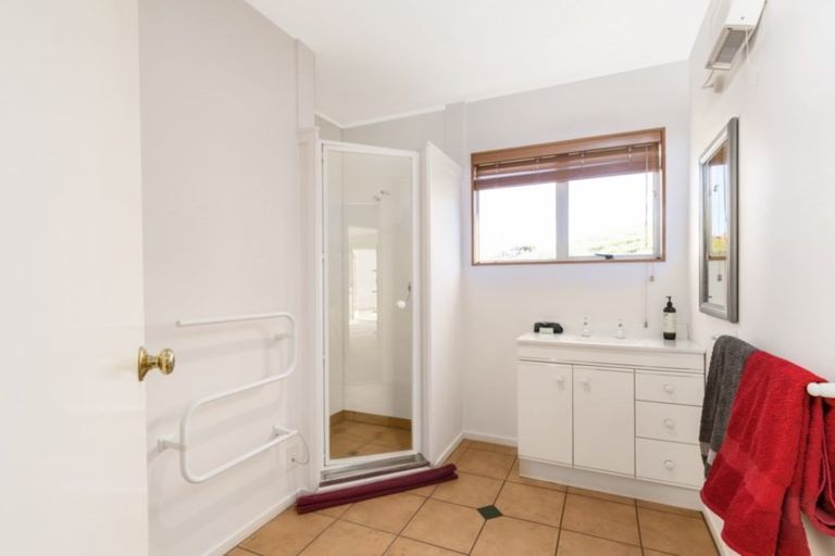 Photo of property in 70 Hensman Road, Queenstown, 9300