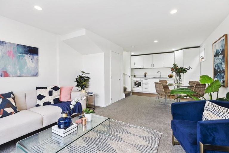 Photo of property in Pirie Street Townhouses, 35u8 Pirie Street, Mount Victoria, Wellington, 6011