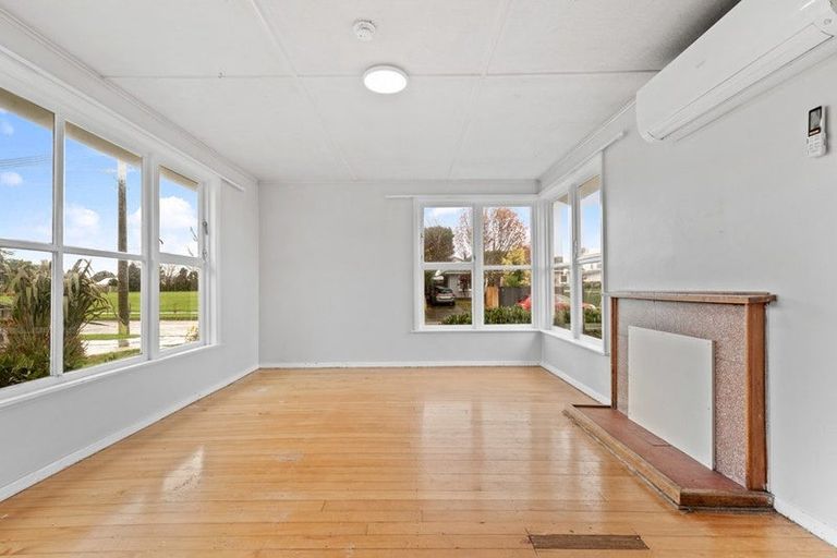 Photo of property in 30 Paddington Street, Northcote, Christchurch, 8052