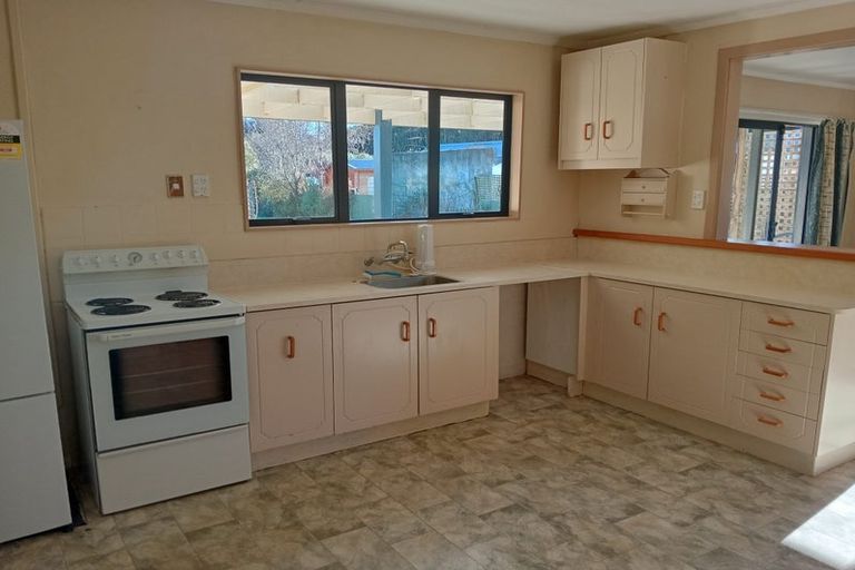 Photo of property in 10 Erskine Street, Tuatapere, 9620