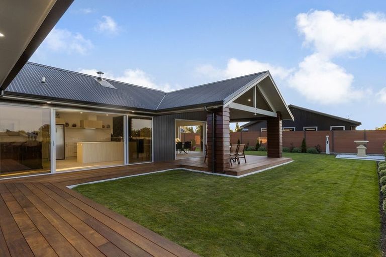 Photo of property in 25 Phoenix Palms Grove, Levin, 5510