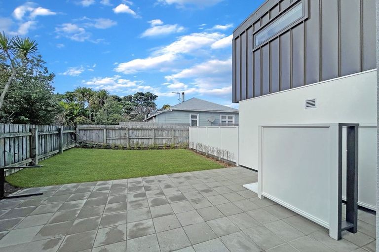 Photo of property in 149u3 Onepu Road, Lyall Bay, Wellington, 6022