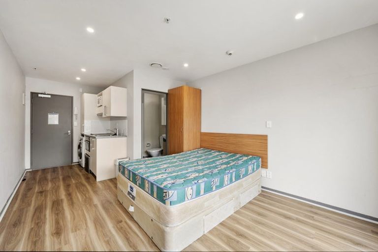 Photo of property in Dual Apartments, 506/142u Vivian Street, Te Aro, Wellington, 6011