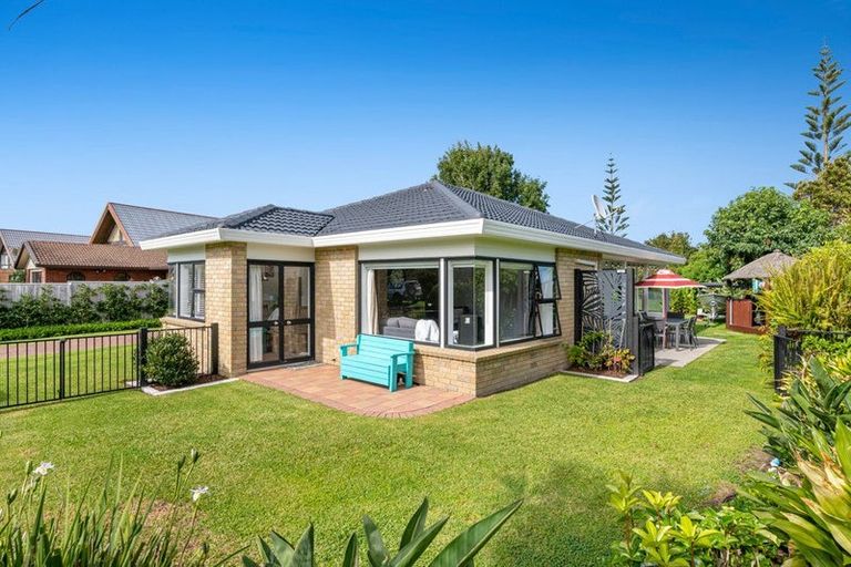 Photo of property in 75 Maygrove Drive, Orewa, 0931