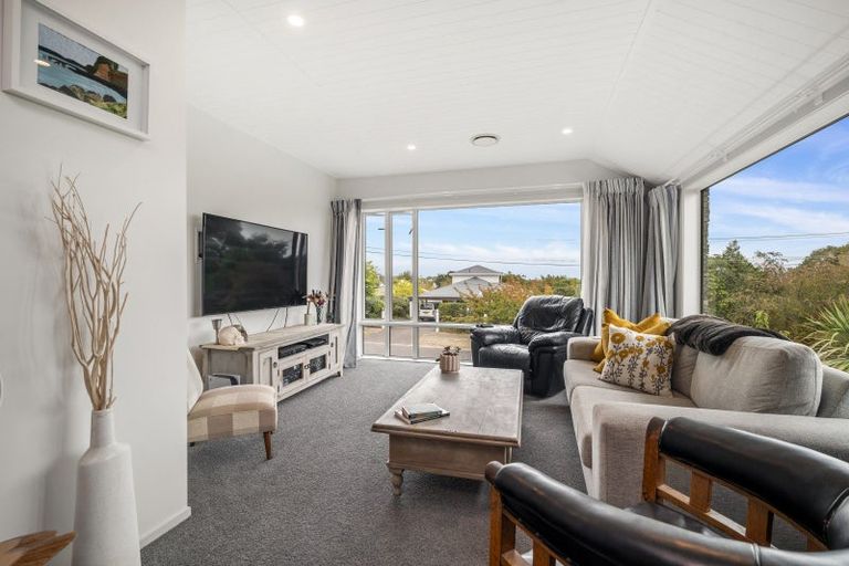 Photo of property in 70 Chesham Avenue, Waipahihi, Taupo, 3330
