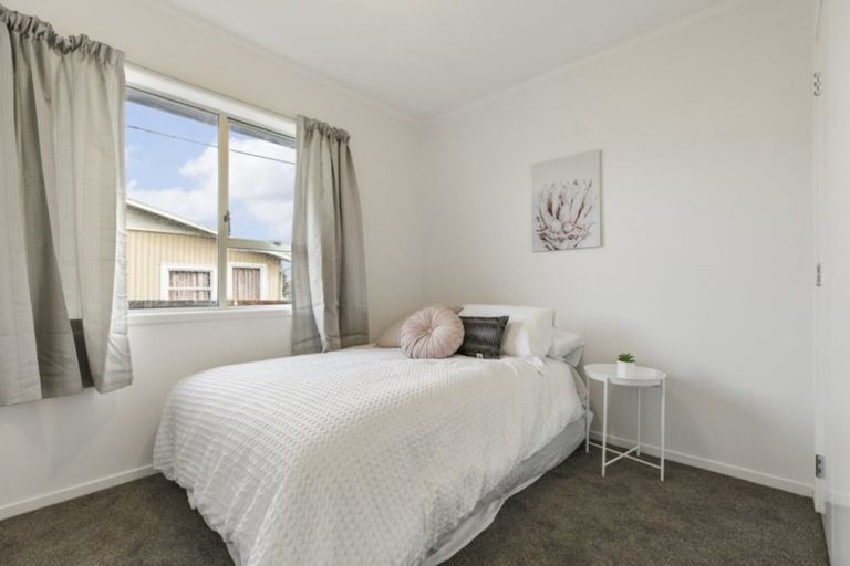 Photo of property in 2/121 Gardner Avenue, New Lynn, Auckland, 0600