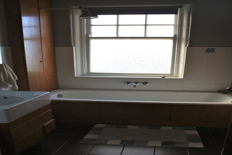 Photo of property in Blythswood Flats, 16/3f Aro Street, Aro Valley, Wellington, 6021
