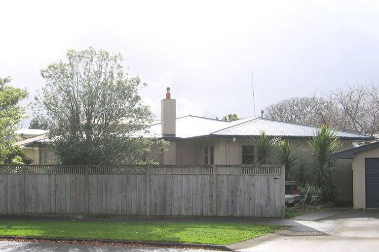 Photo of property in 53 Churchill Avenue, Hokowhitu, Palmerston North, 4410