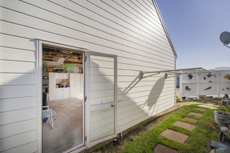 Photo of property in 50 Whitby Avenue, Whitianga, 3510