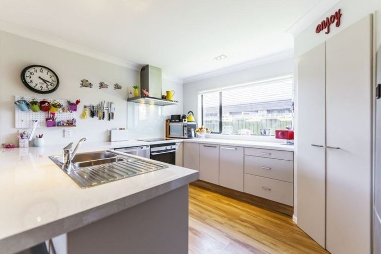 Photo of property in 6 Wiltshire Mews, Avonhead, Christchurch, 8042