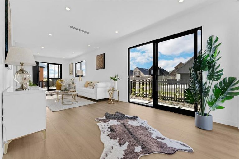 Photo of property in 61 Maungakaraka Road, Karaka, 2580