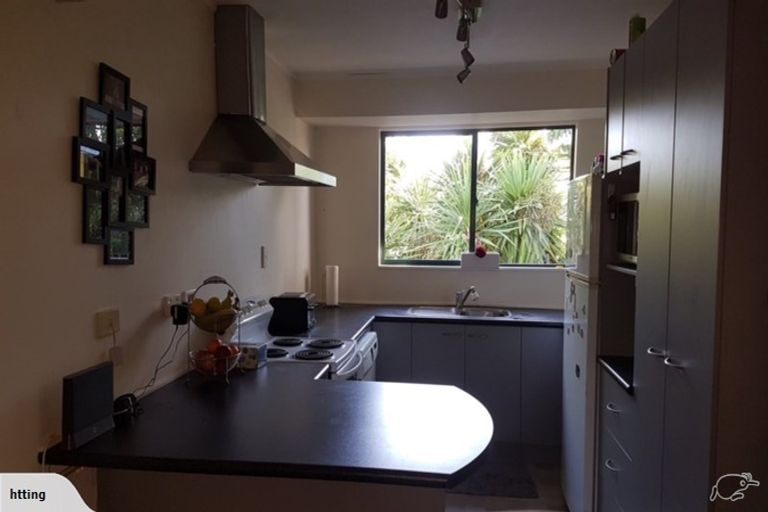 Photo of property in 18a Crompton Road, Massey, Auckland, 0614