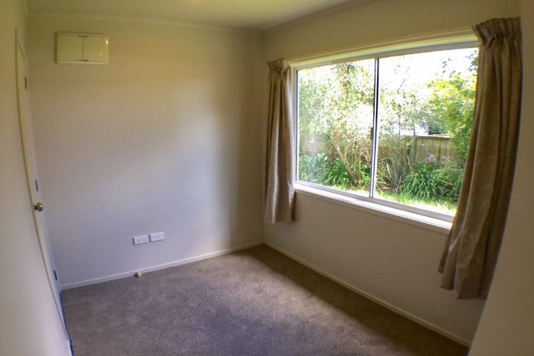Photo of property in 53 Ellice Road, Totara Vale, Auckland, 0629