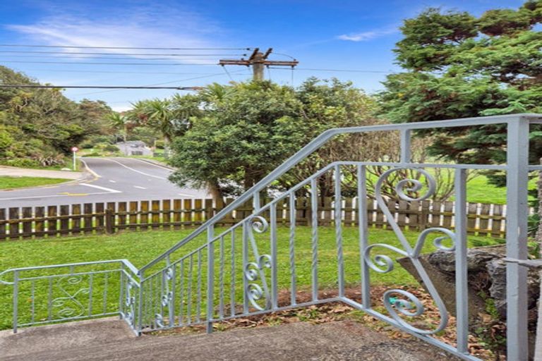 Photo of property in 50 Randwick Road, Northland, Wellington, 6012