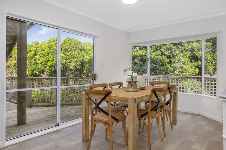 Photo of property in 44 Joseph Banks Drive, Whitby, Porirua, 5024