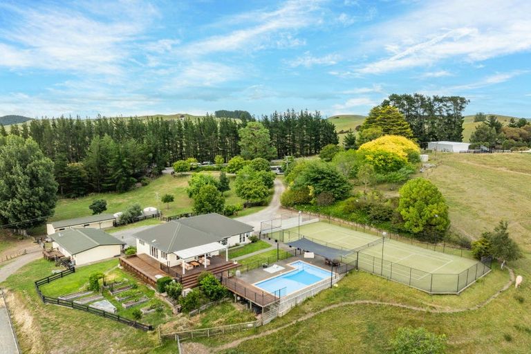 Photo of property in 1222 Taihape Road, Sherenden, Hastings, 4179