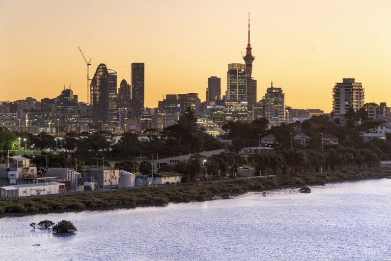 Photo of property in 83 Ngataringa Road, Devonport, Auckland, 0624