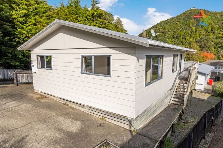 Photo of property in 30 Plateau Road, Te Marua, Upper Hutt, 5018