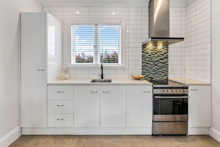 Photo of property in 17 Griggs Road, Whitford, Howick, 2571