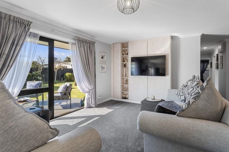 Photo of property in 26 Melford Close, Rangiora, 7400