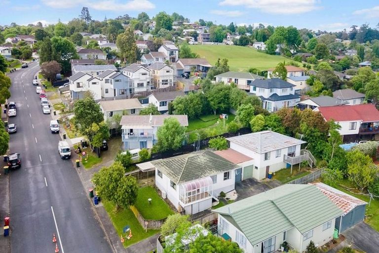 Photo of property in 1/39 Reynella Drive, Massey, Auckland, 0614