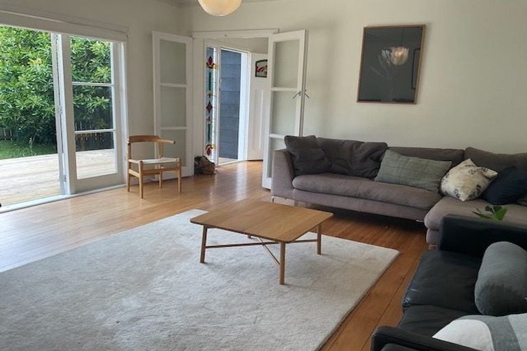 Photo of property in 18 Norman Road, Titirangi, Auckland, 0604