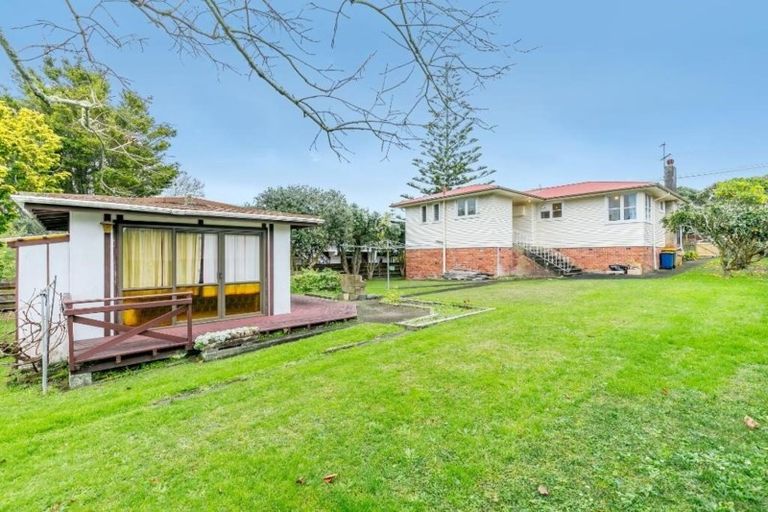 Photo of property in 9 Maunder Place, New Lynn, Auckland, 0600