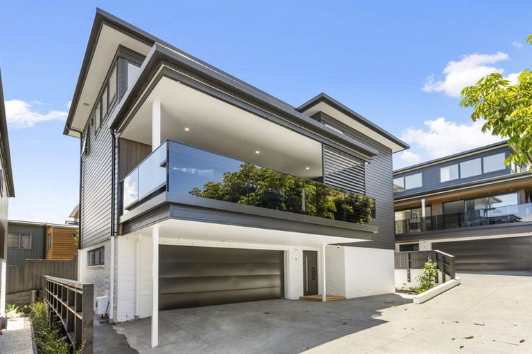 Photo of property in 10b Montrose Terrace, Mairangi Bay, Auckland, 0630