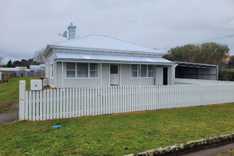 Photo of property in 6 Julian Street, Eltham, 4322