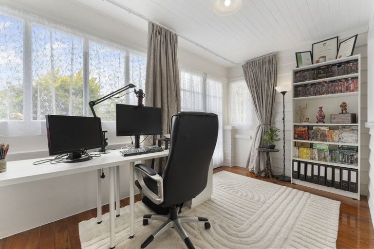 Photo of property in 15 Rainforth Street, Roslyn, Palmerston North, 4414