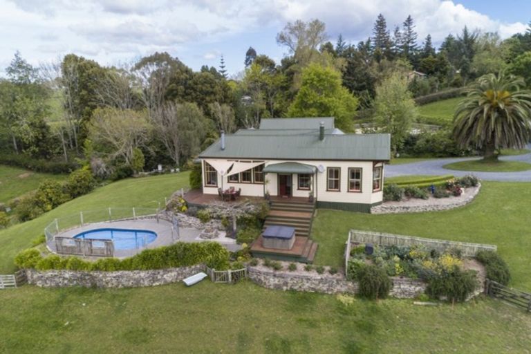 Photo of property in 24 Robertson Road, Whatawhata, Hamilton, 3289