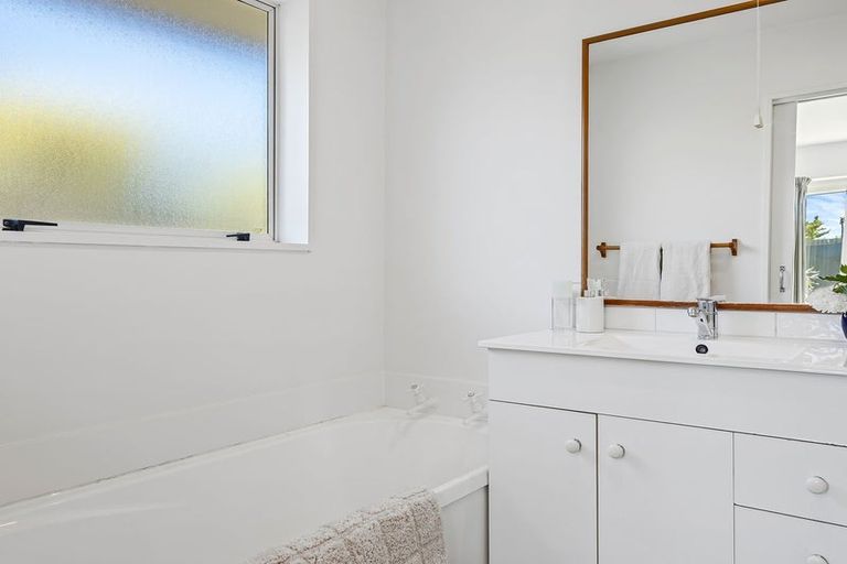 Photo of property in 42 Grimseys Road, Redwood, Christchurch, 8051