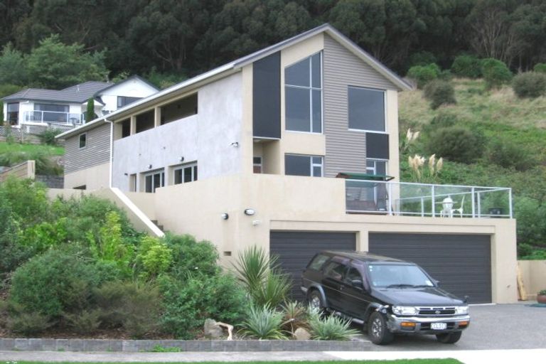 Photo of property in 91 Kakariki Grove, Waikanae, 5036