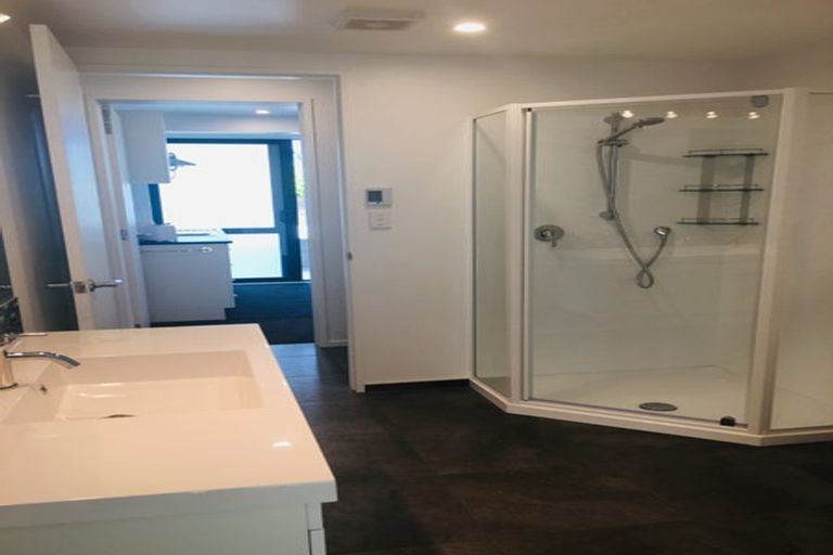 Photo of property in 15 Trinidad Crescent, Grenada Village, Wellington, 6037