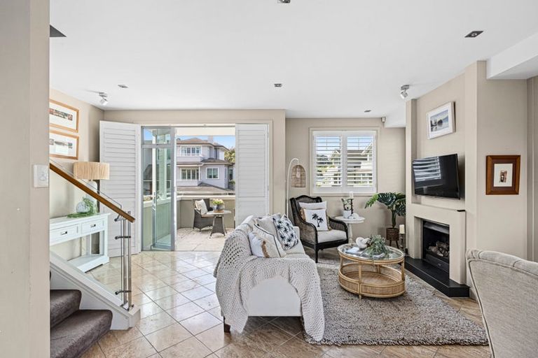 Photo of property in 30 Little Compton Mews, Snells Beach, 0920