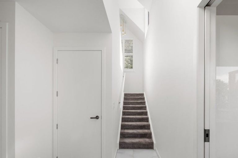 Photo of property in 1 Le Quesnoy Place, Cambridge, 3434