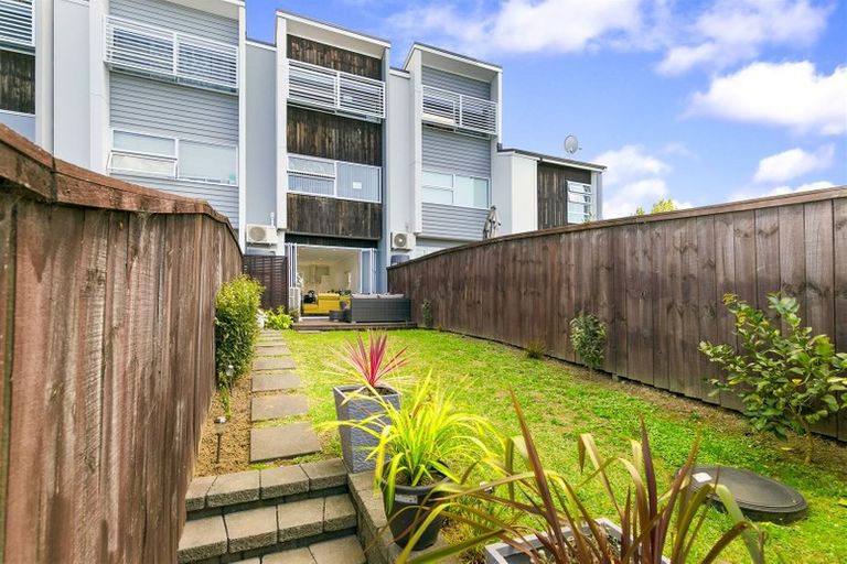 Photo of property in 16 Squadron Drive, Hobsonville, Auckland, 0616