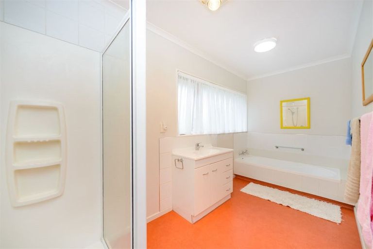 Photo of property in 21 Parnell Heights Drive, Kelvin Grove, Palmerston North, 4414