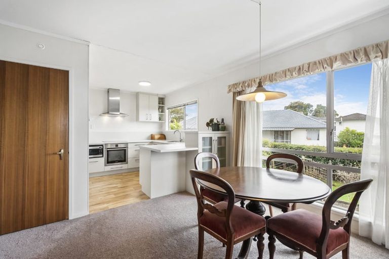 Photo of property in 2/371 East Coast Road, Mairangi Bay, Auckland, 0630