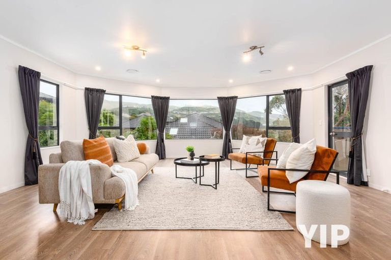Photo of property in 10 Longmont Terrace, Churton Park, Wellington, 6037