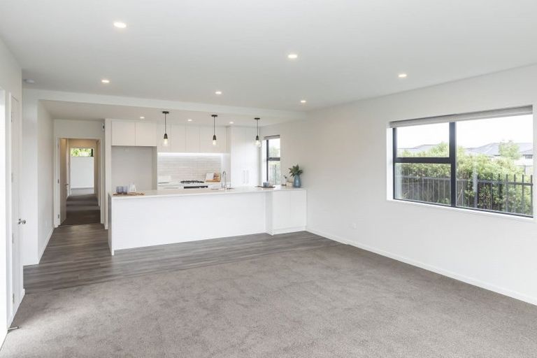 Photo of property in 21 Loch Tanna Way, Broomfield, Christchurch, 8042
